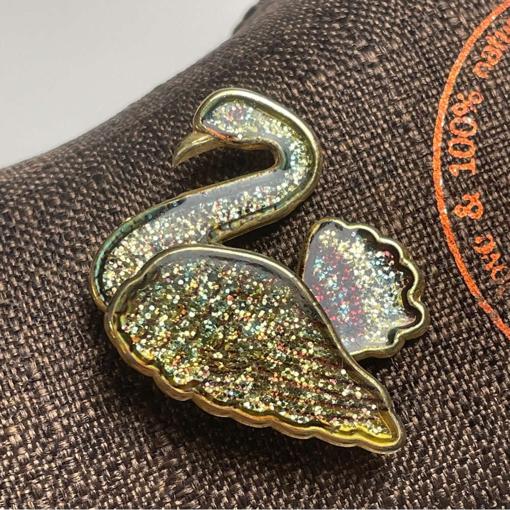 Glitter Swan Brooch